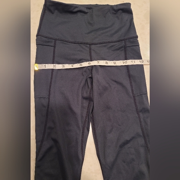 #5 Blackmilk yoga cropped leggings, Black, XS - Picture 5 of 8